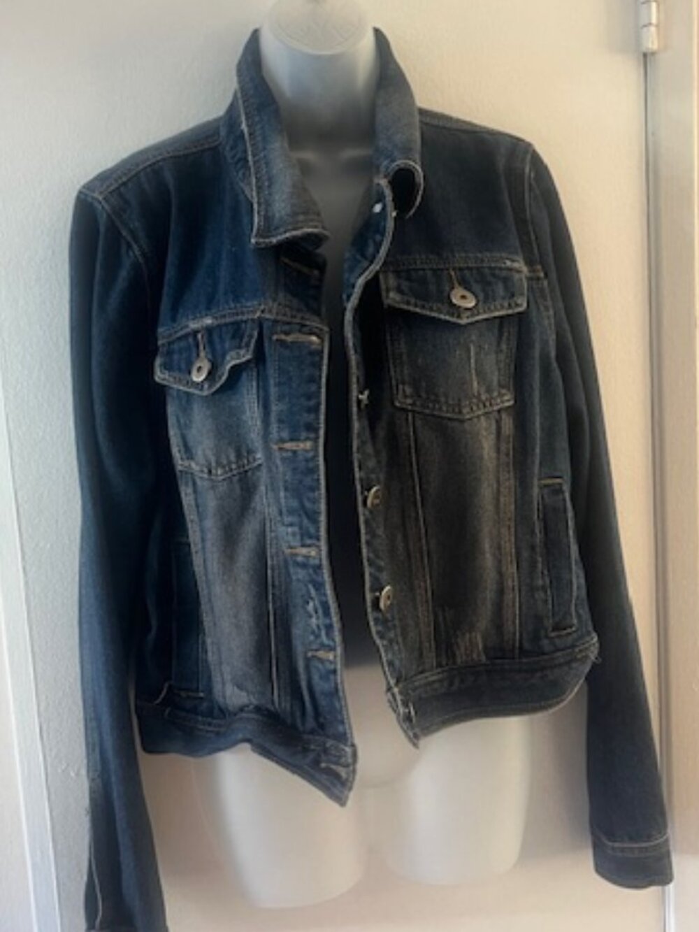 Forever 21 ~ Fantastic Dark Blue Denim Jacket ~ Womens
